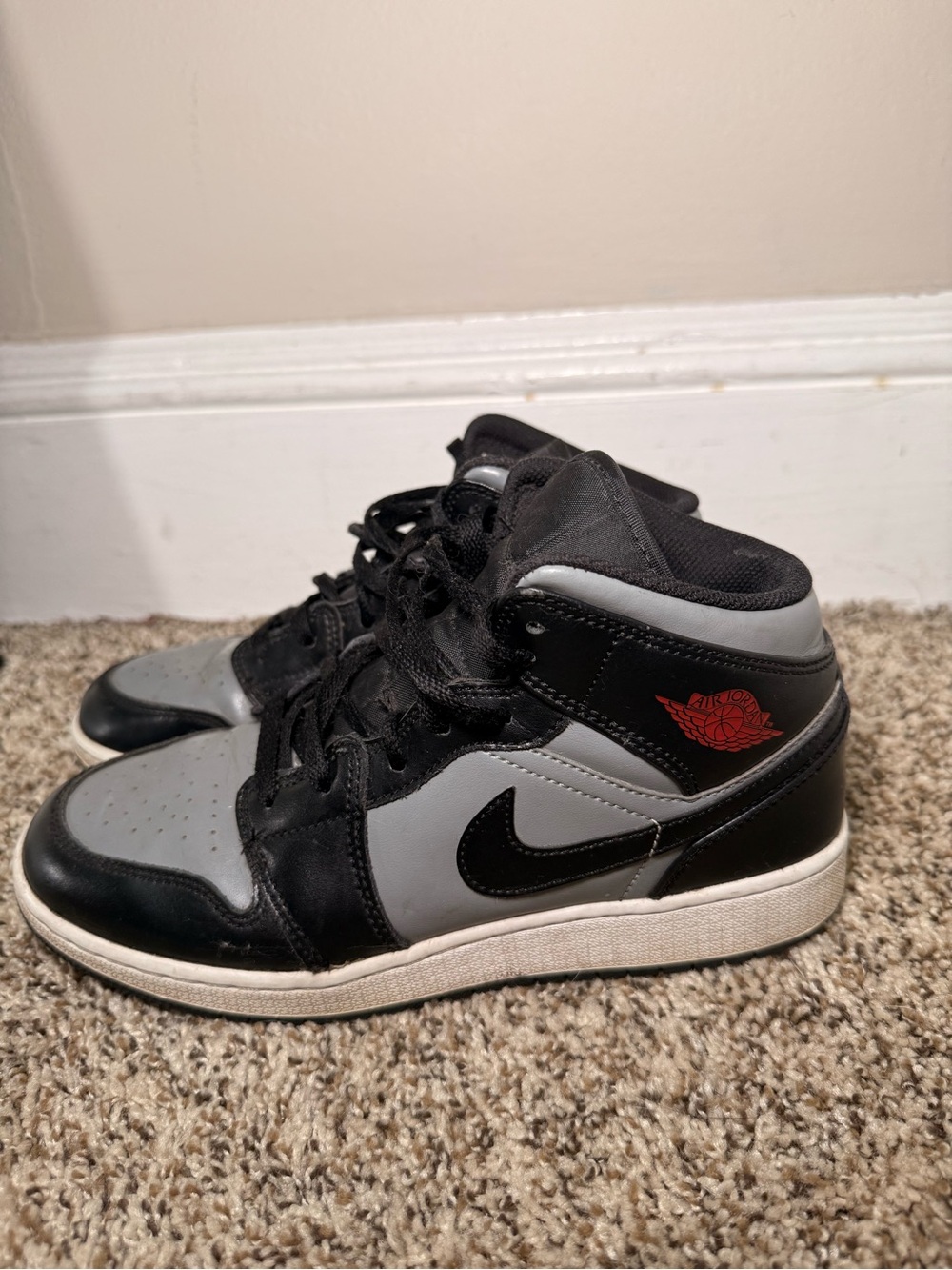 Nike Air Jordan 1 Mid Youth 6.5Y